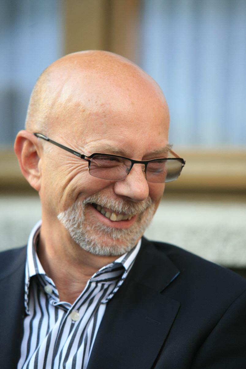 Prof. Dr. Kai Mertins, Director